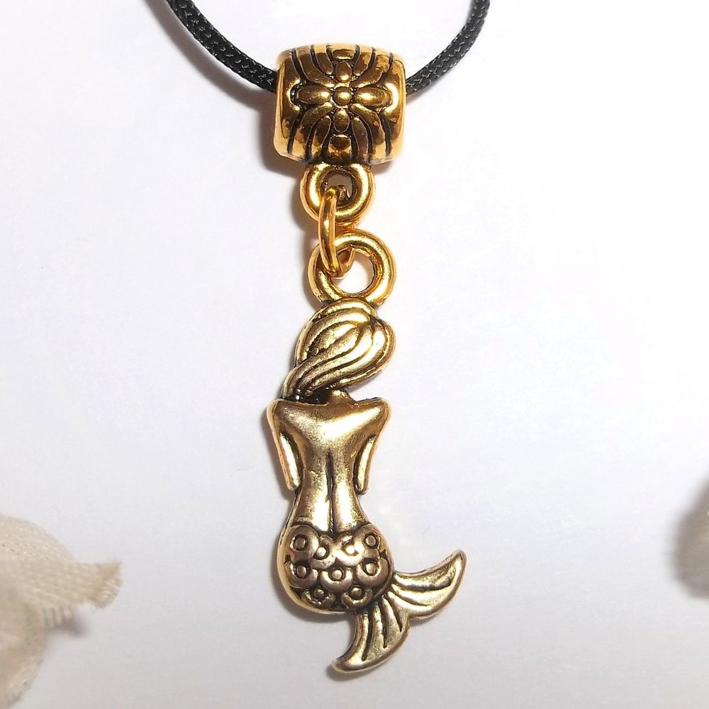 Gold Mermaid Necklace Dangle Drop Beach Vacation Fashion Jewelry NWT 7360